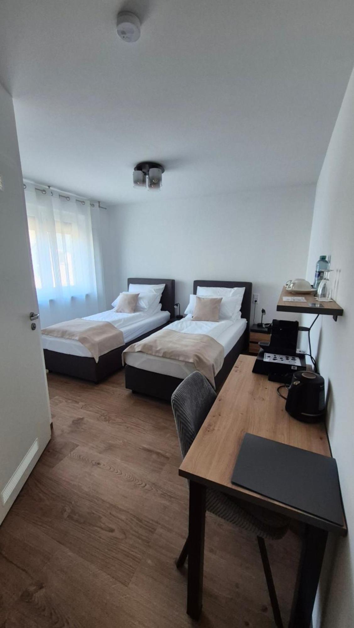 Apartments Seibel Doppel-Zweibettzimmer Mit Bad Reutlingen Exterior foto