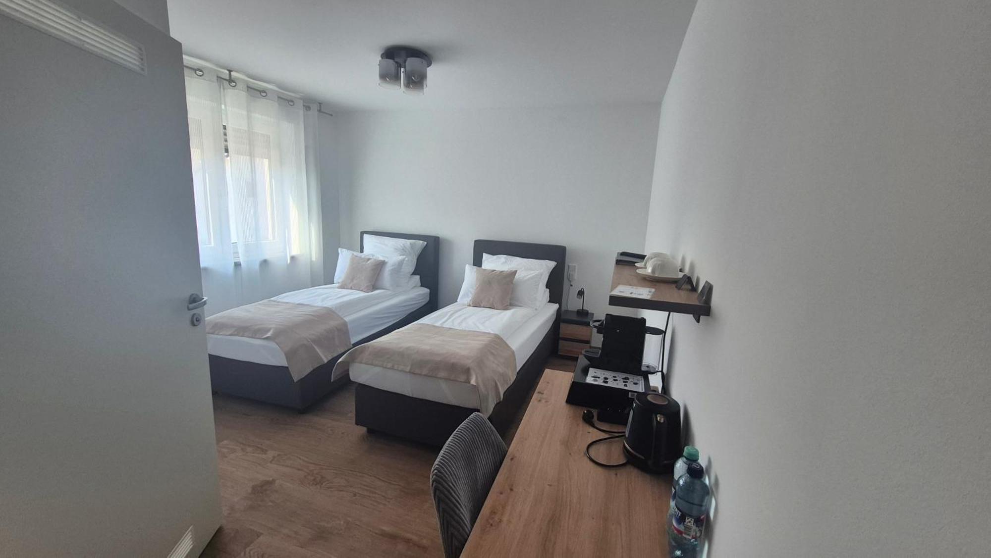Apartments Seibel Doppel-Zweibettzimmer Mit Bad Reutlingen Exterior foto